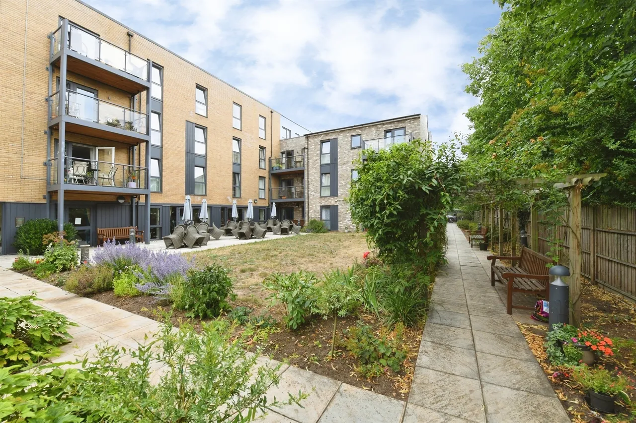 2 bed flat for sale — Princes Road, CHELMSFORD