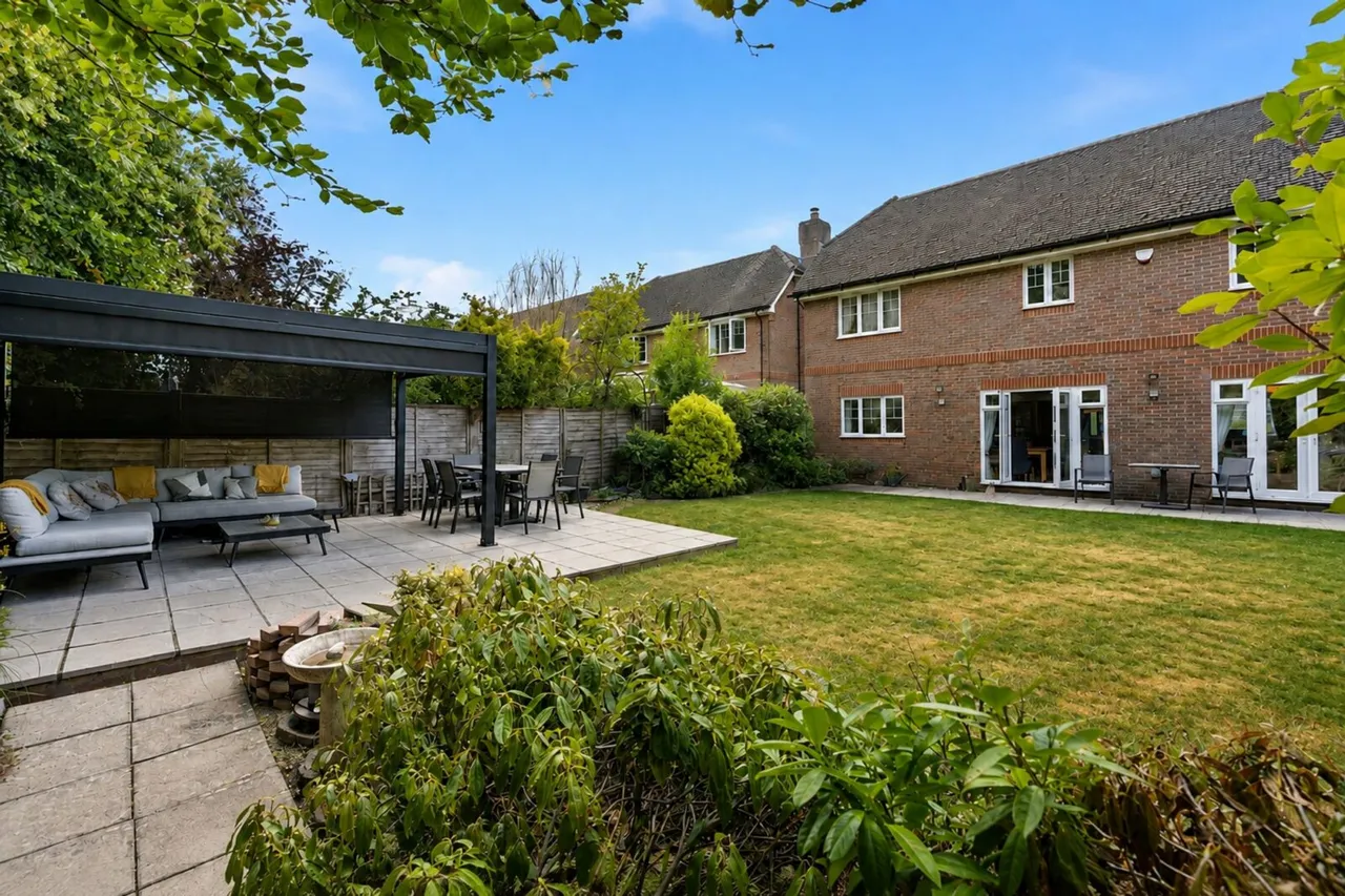 Birch Grove, Felbridge, East Grinstead, East Grinstead, RH19 2TS, photo 4