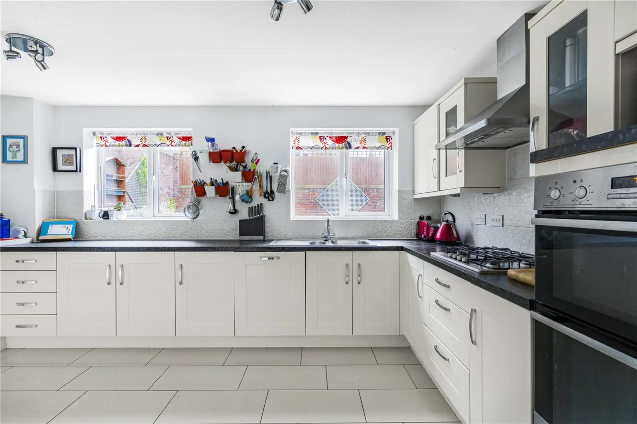 Kiln Avenue, Chinnor, OX39, photo 18