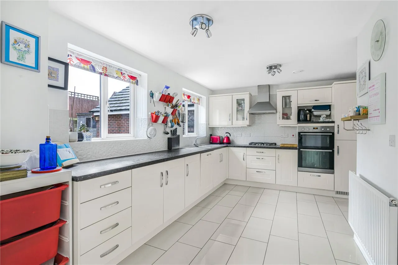 Kiln Avenue, Chinnor, OX39, photo 5