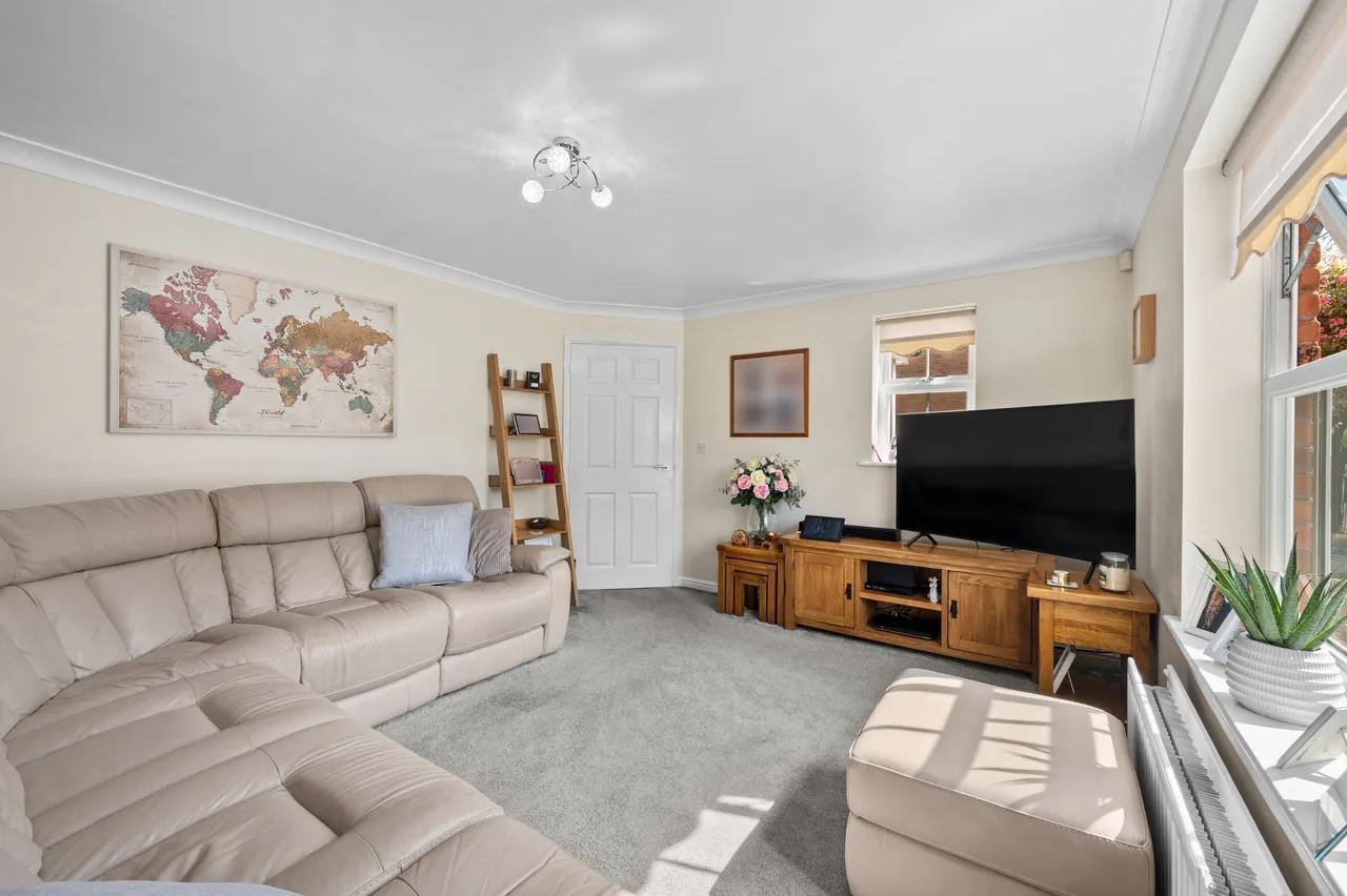 Templeton Drive, Fearnhead, Warrington, WA2 0WR, photo 9