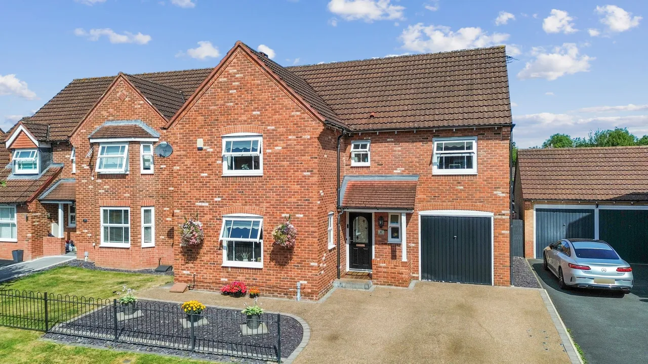 4 bed house for sale — Templeton Drive, Fearnhead, Warrington, WA2 0WR