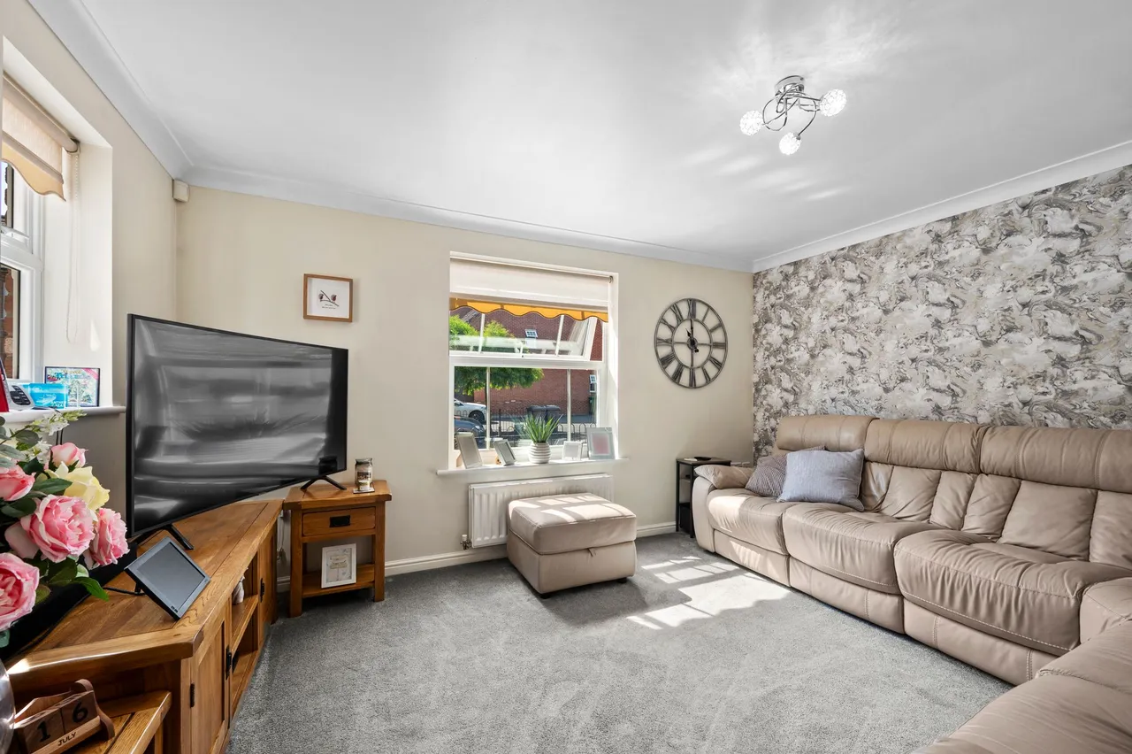 Templeton Drive, Fearnhead, Warrington, WA2 0WR, photo 6