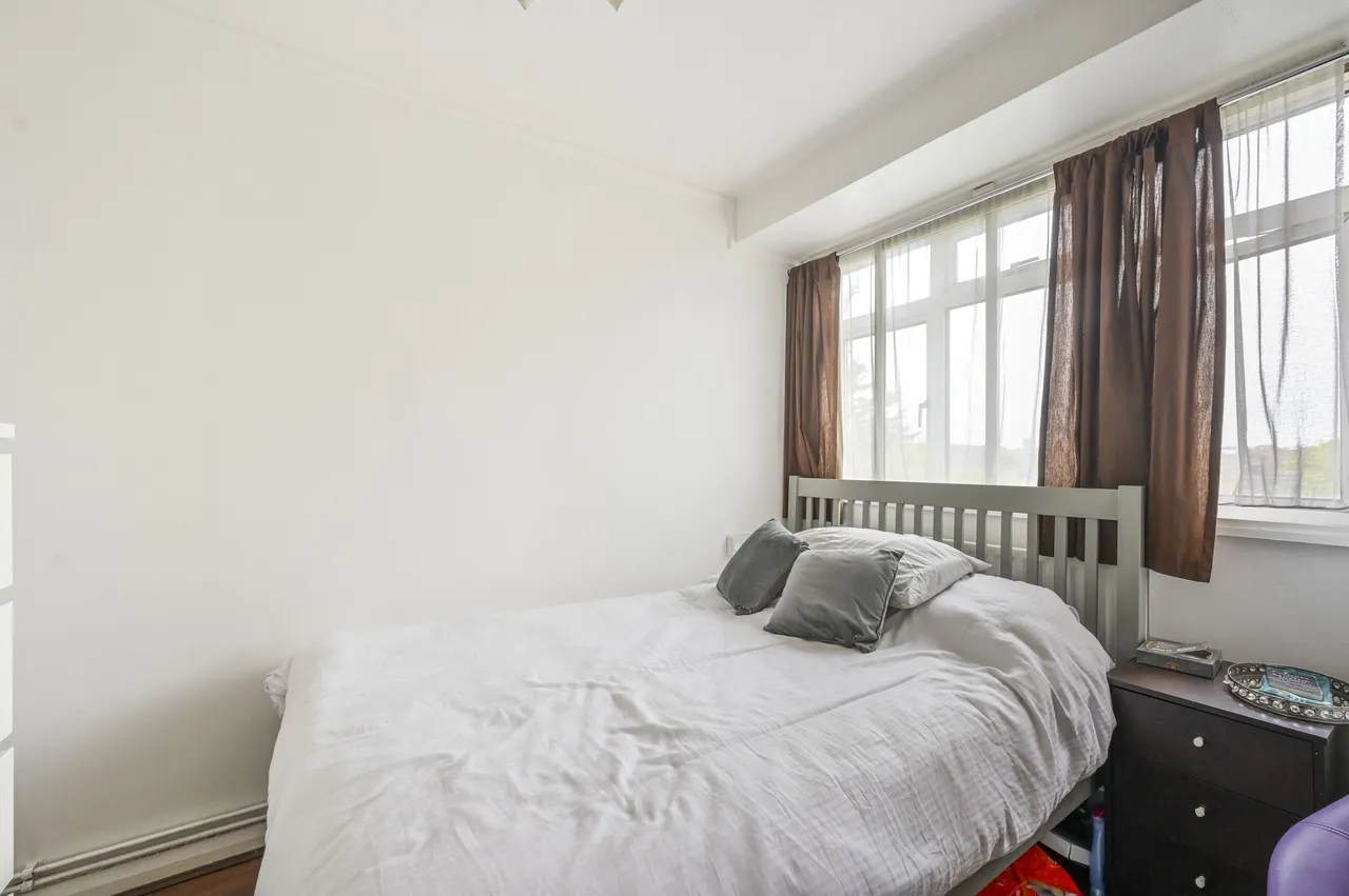 66 Solander Gardens, London, photo 4