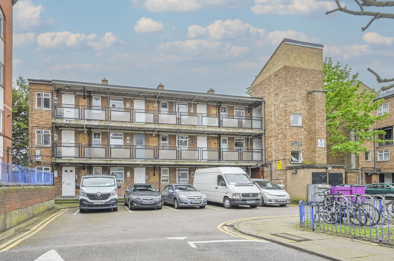 flat for sale — 66 Solander Gardens, London