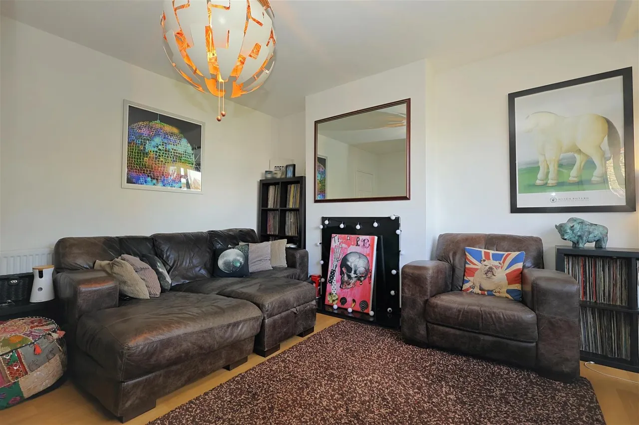 Leeds & Bradford Road, Stanningley, LS28, photo 16