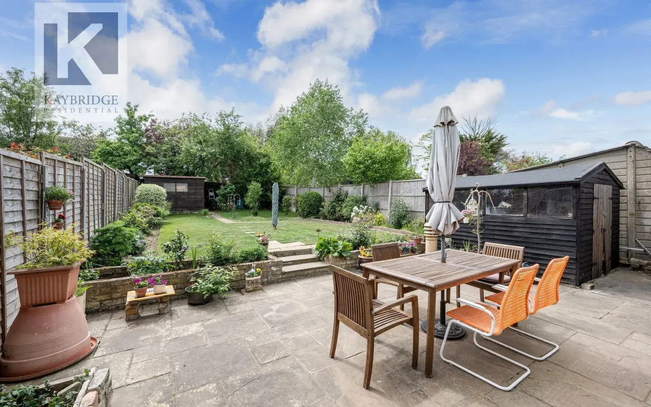 Briarwood Road, Stoneleigh, KT17, photo 11