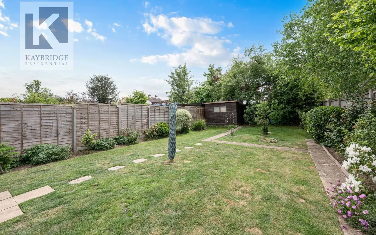 Briarwood Road, Stoneleigh, KT17, photo 12