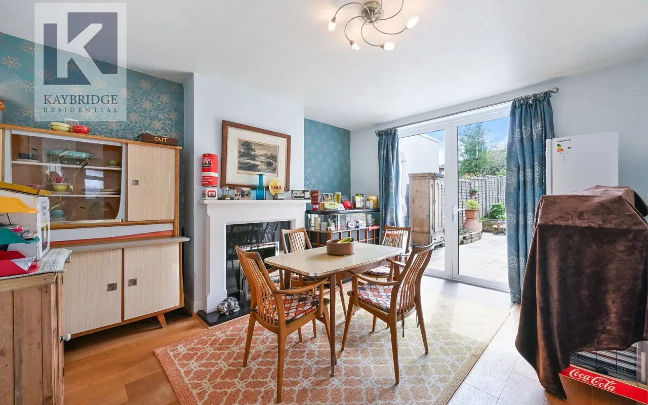 Briarwood Road, Stoneleigh, KT17, photo 3