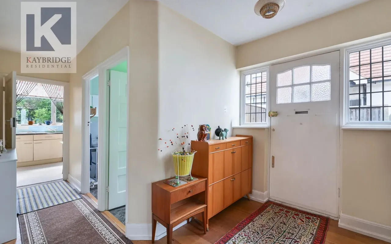 Briarwood Road, Stoneleigh, KT17, photo 6