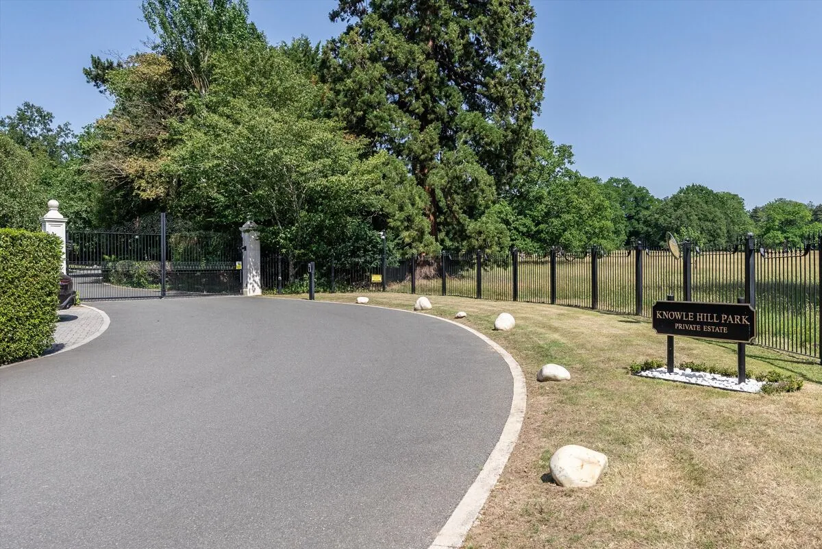 Park Hill Drive, Cobham, KT11, photo 18
