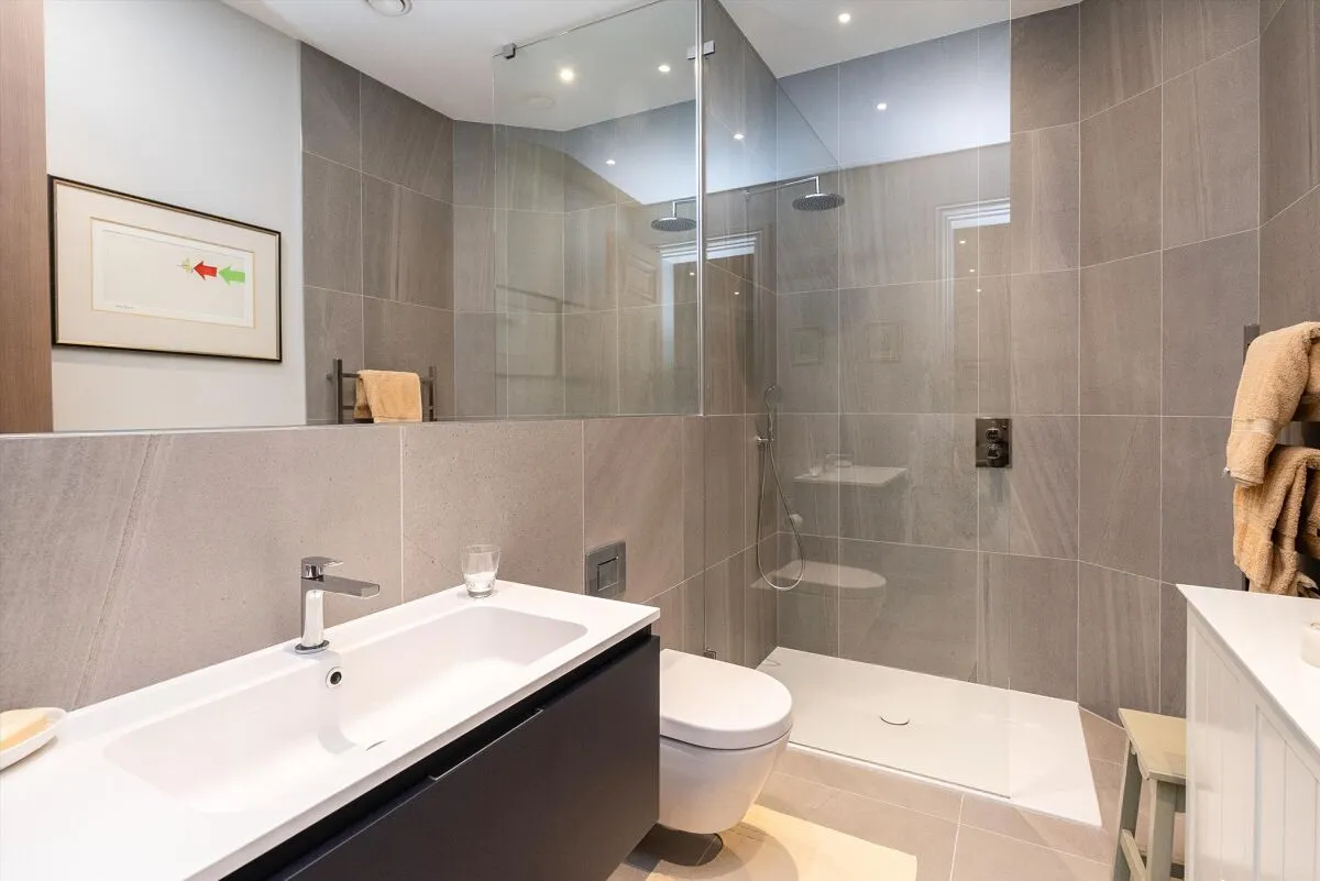 Park Hill Drive, Cobham, KT11, photo 15