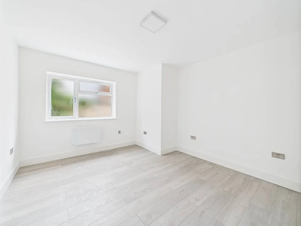 Shelson Avenue, Feltham, TW13, photo 16