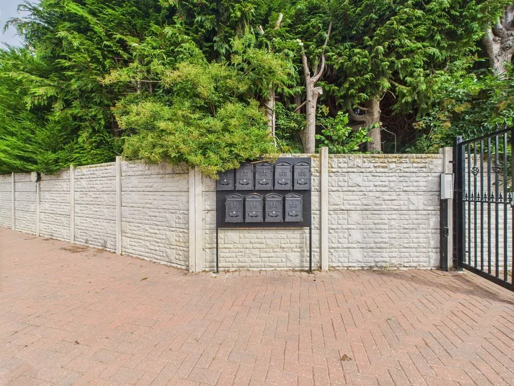 Shelson Avenue, Feltham, TW13, photo 21