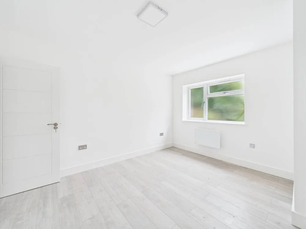 Shelson Avenue, Feltham, TW13, photo 17