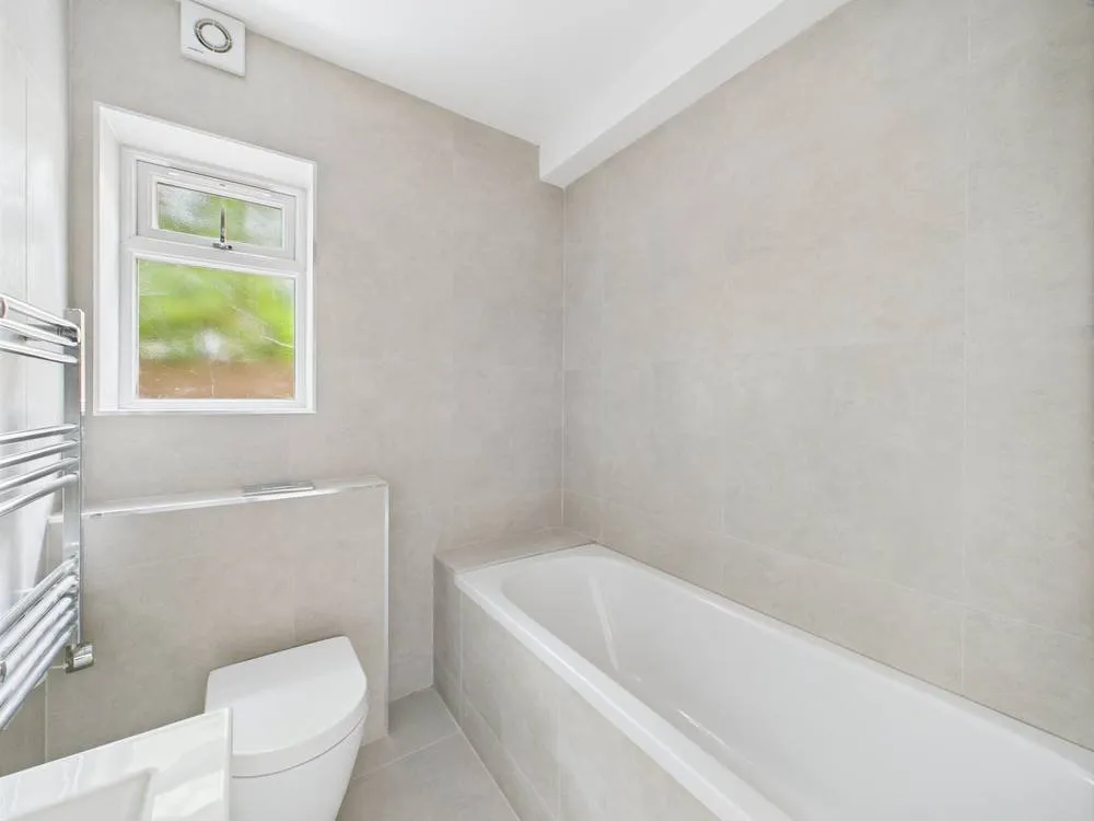 Shelson Avenue, Feltham, TW13, photo 4
