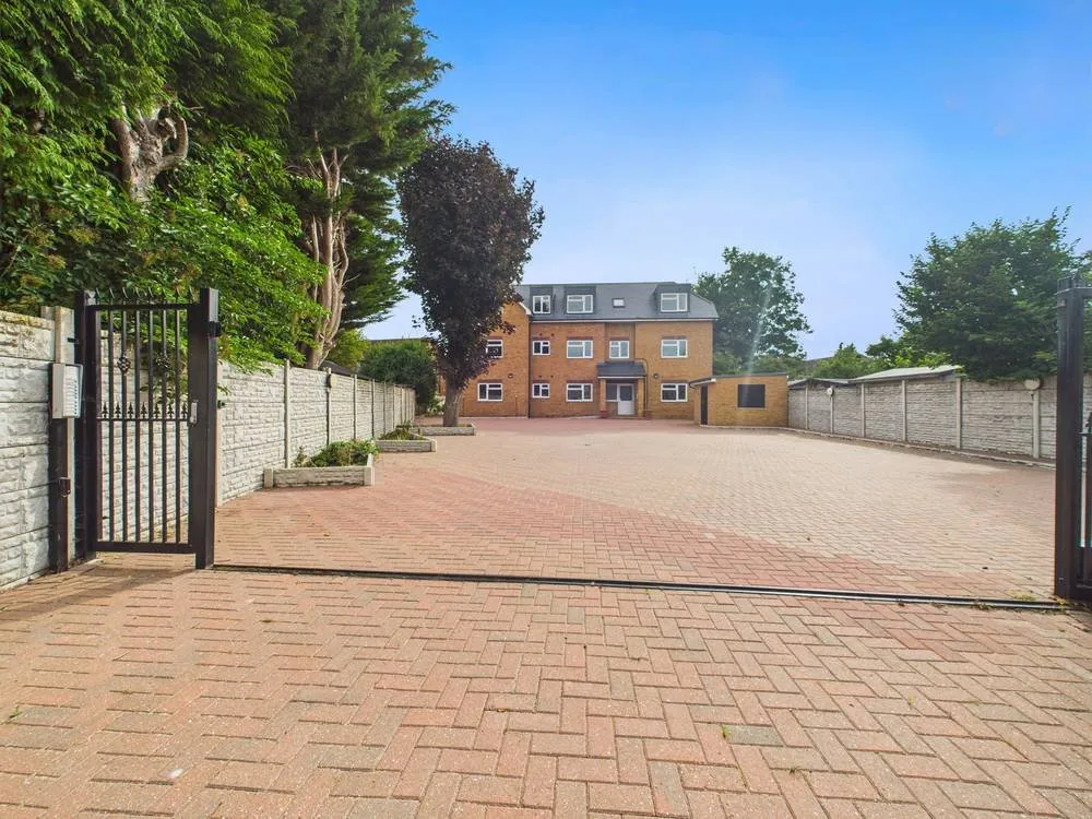 Shelson Avenue, Feltham, TW13, photo 22