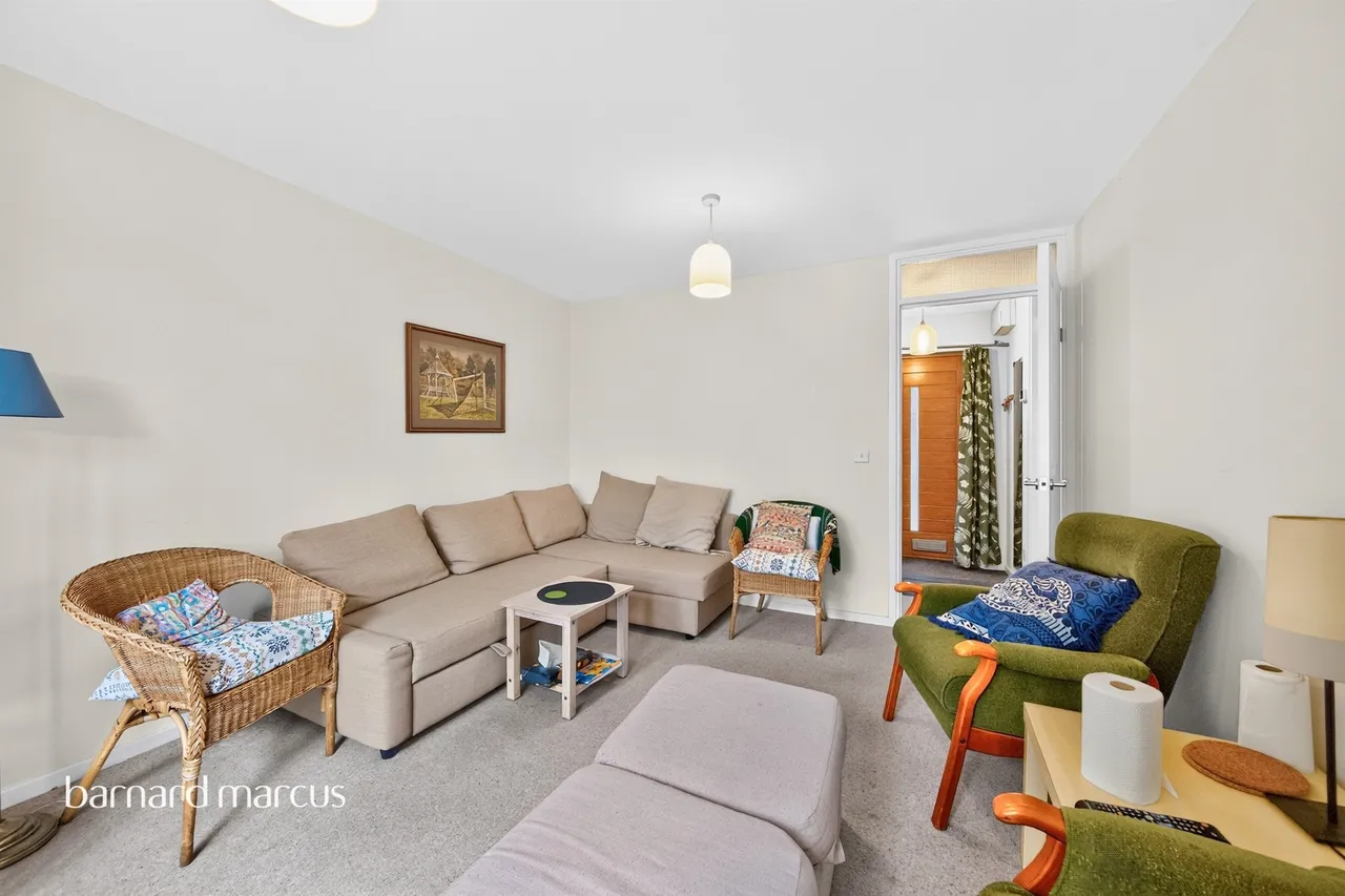 Domville Close, London, N20, photo 11