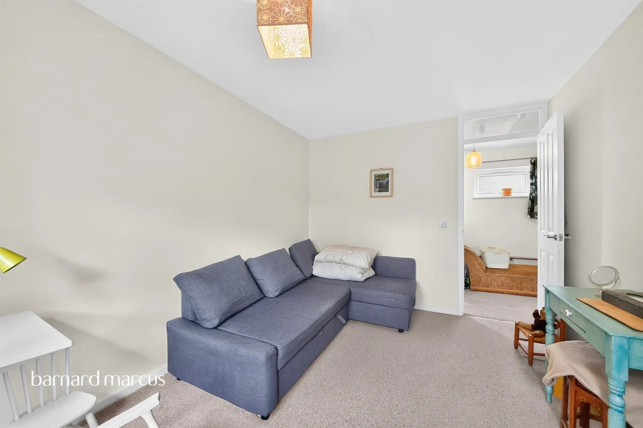 Domville Close, London, N20, photo 14