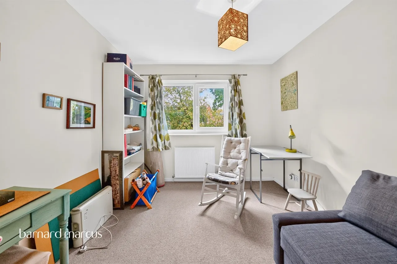 Domville Close, London, N20, photo 13