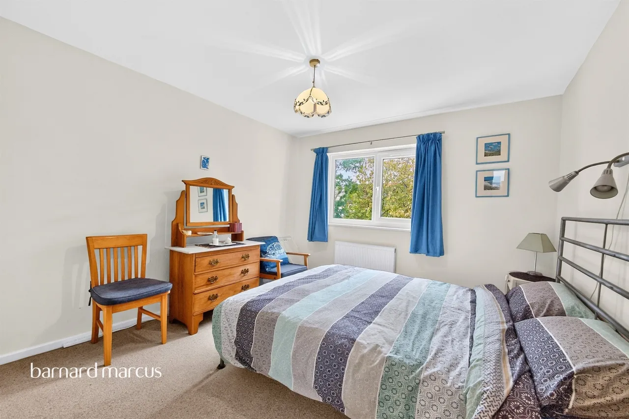 Domville Close, London, N20, photo 5