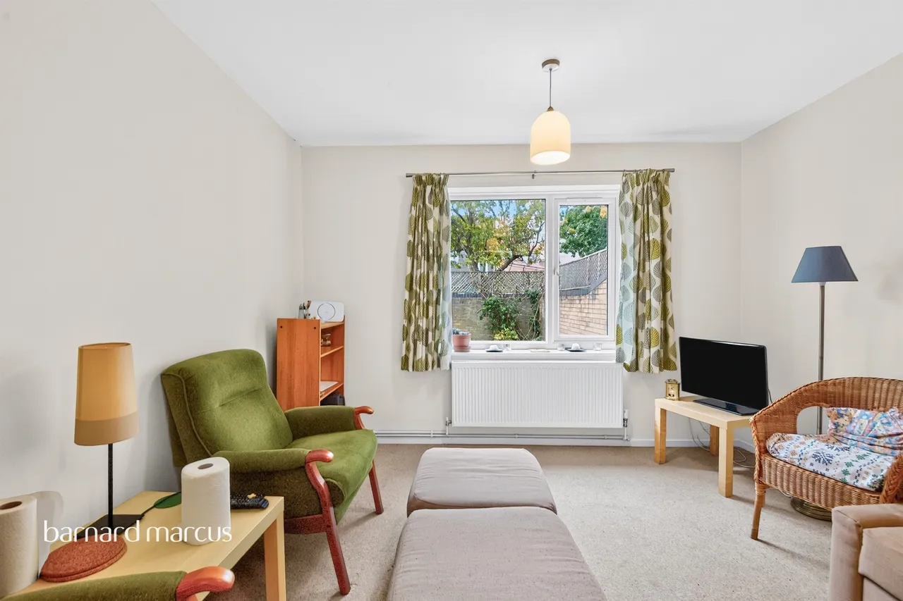 Domville Close, London, N20, photo 16