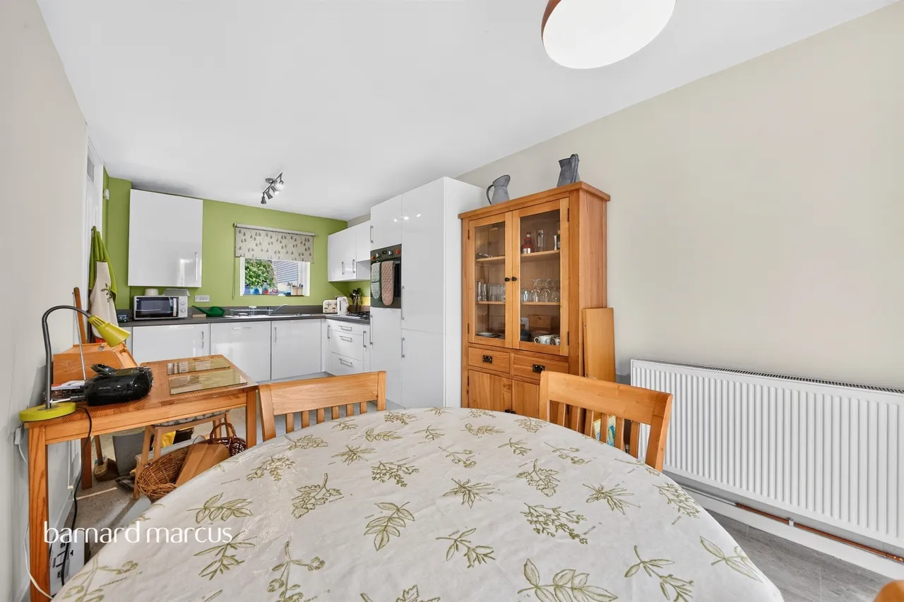 Domville Close, London, N20, photo 6