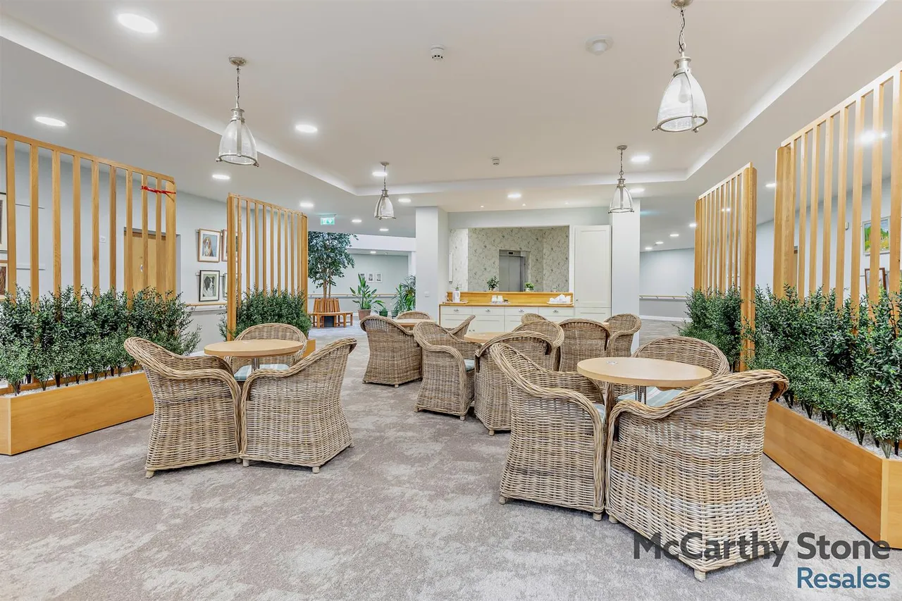 Bowes Lyon Place, Poundbury, DT1, photo 12