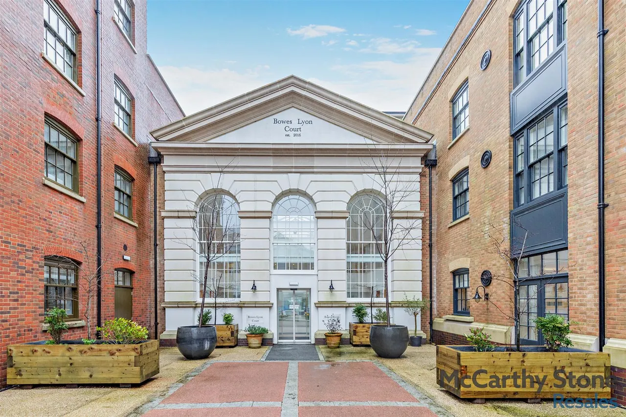 1 bed flat for sale, Bowes Lyon Place, Poundbury, DT1