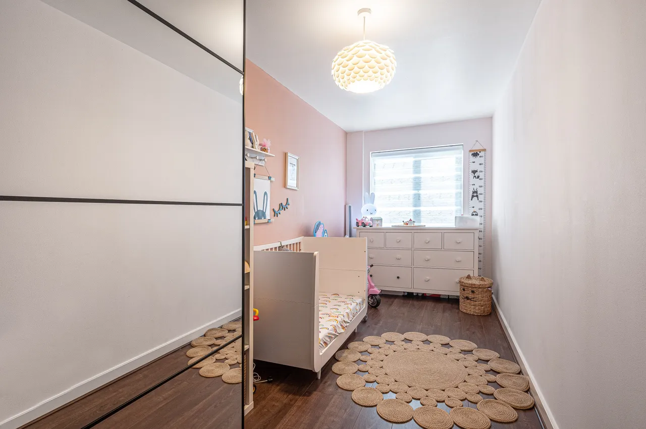 15 Griffin House, 4 Aviation Drive, London, photo 6