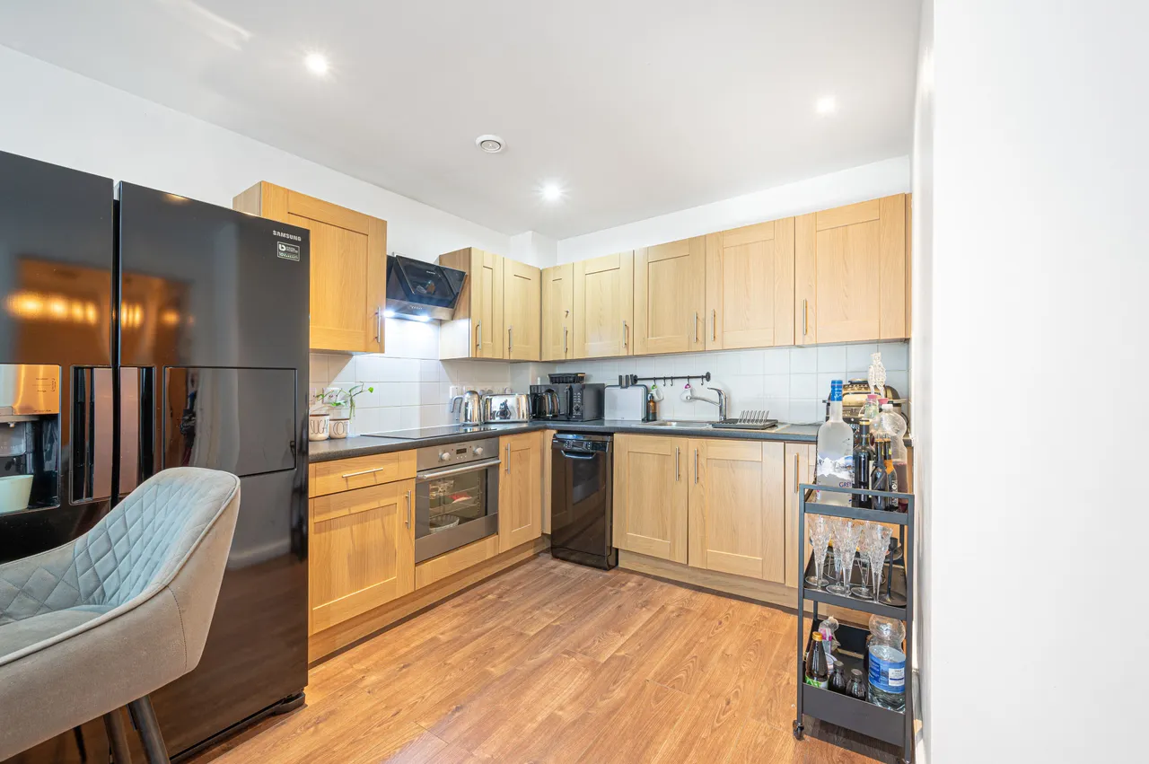 15 Griffin House, 4 Aviation Drive, London, photo 4