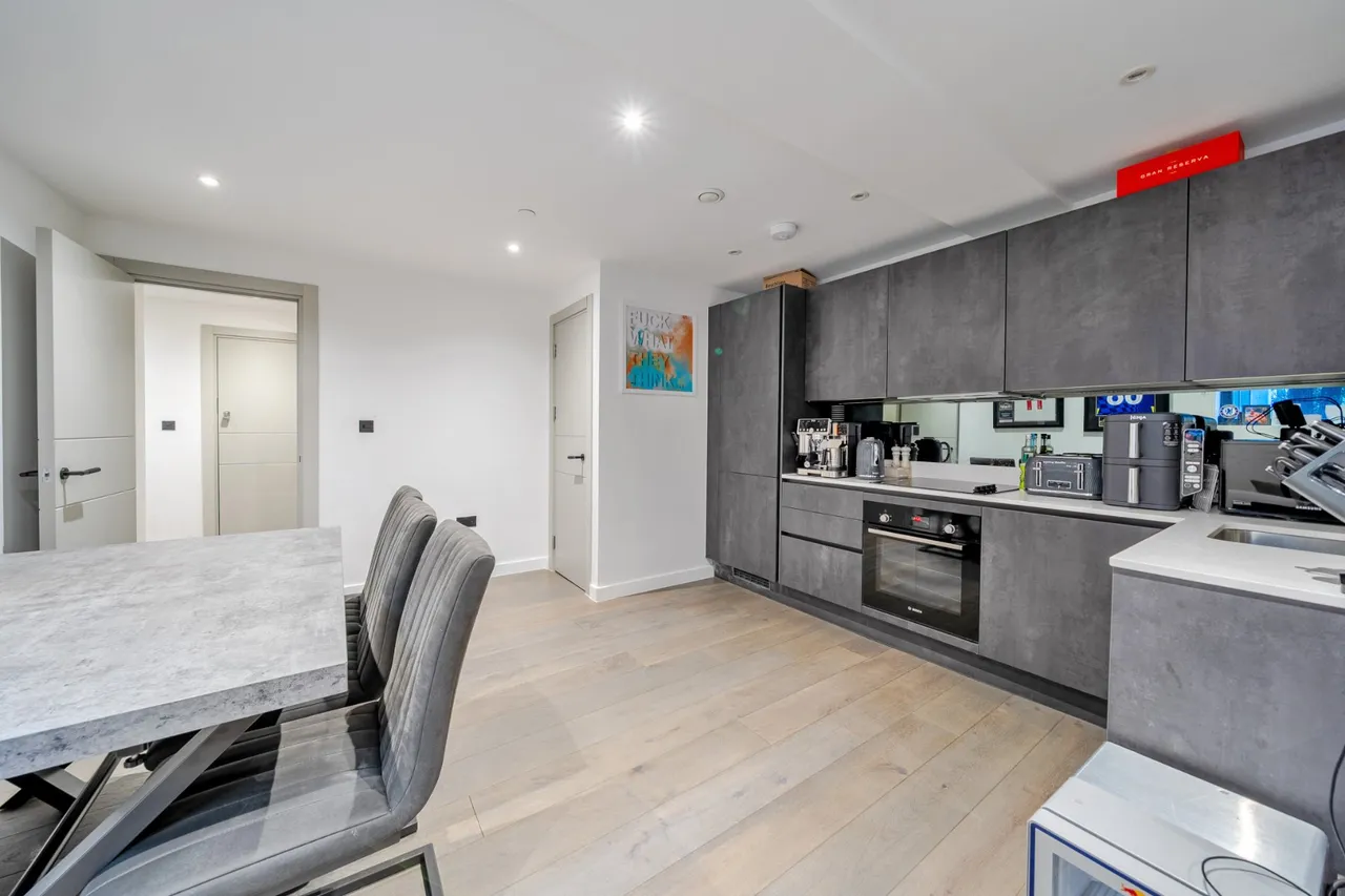 Rosemount Avenue, West Byfleet, KT14, photo 4