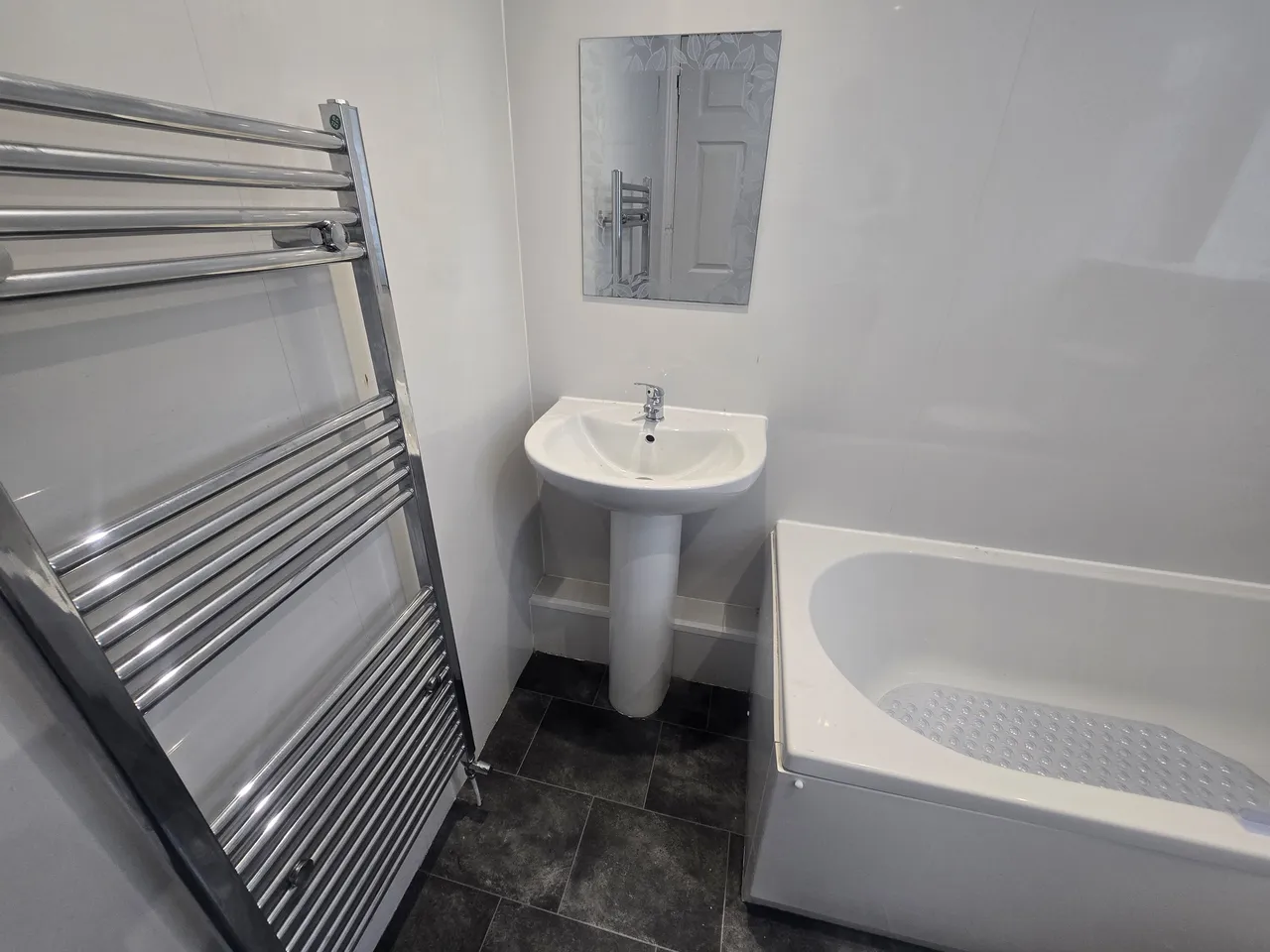 Room 1, 83 Thompson Road, Sunderland, photo 10