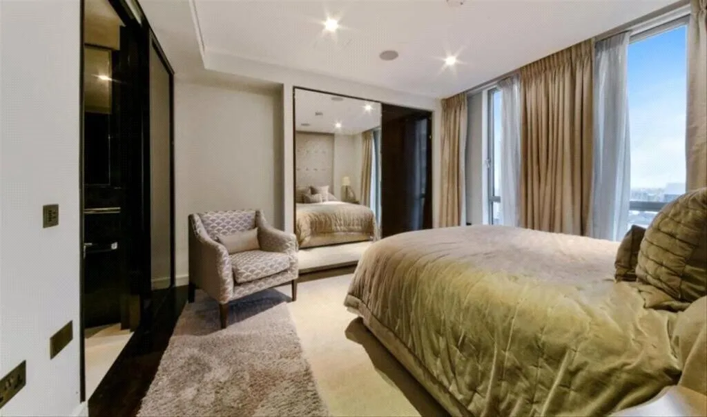 Pan Peninsula Square, Canary Wharf, E14, photo 3