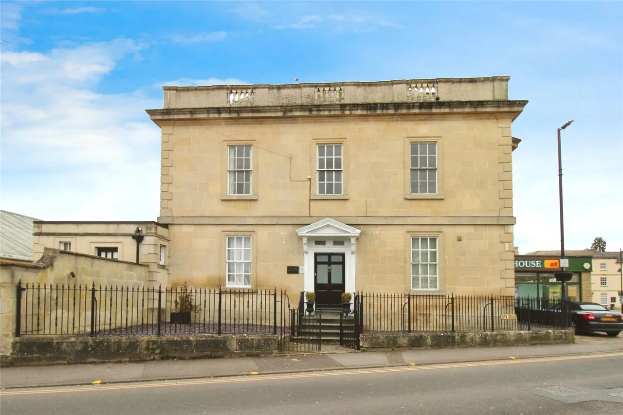 2 bed flat to rent, Melksham, Wiltshire