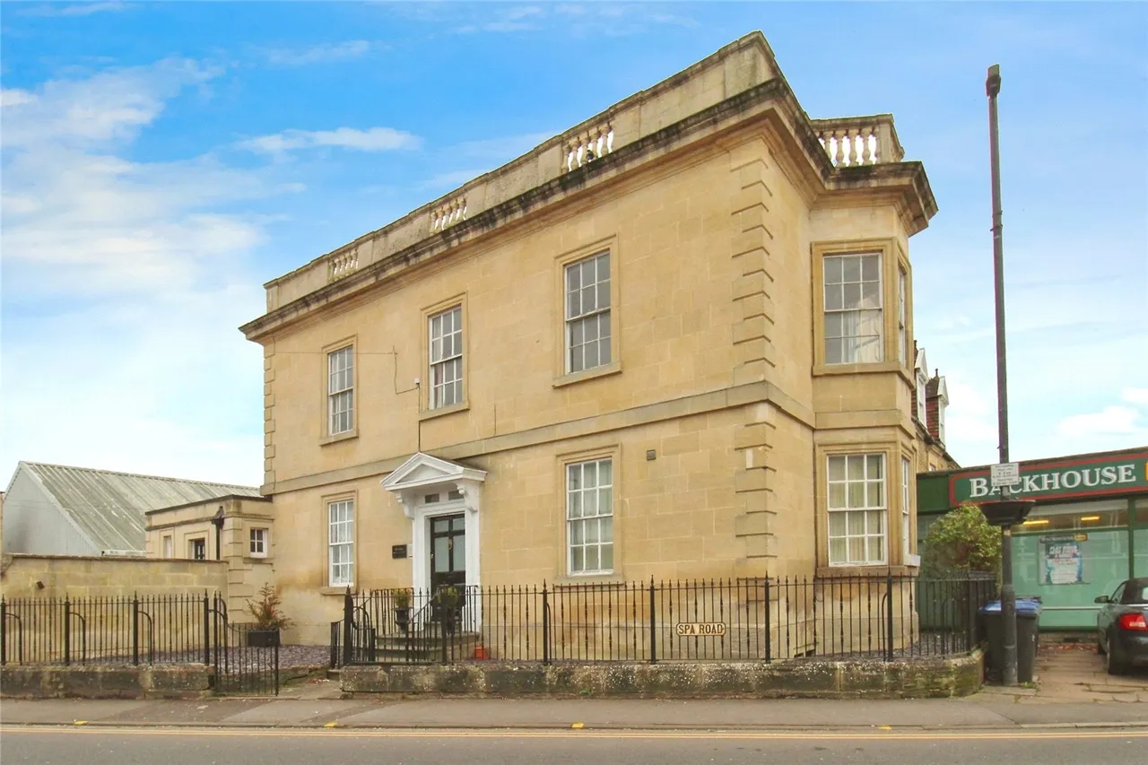 Melksham, Wiltshire, photo 11