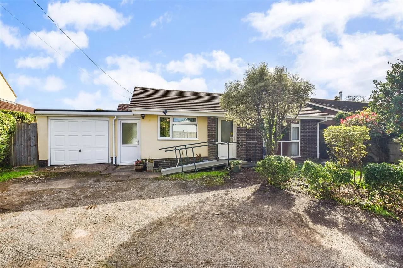2 bed house for sale, Somerville Road, Willand