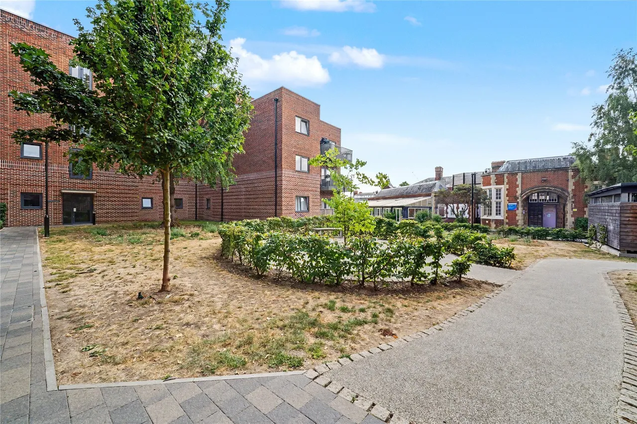 Buttercup House, 5 Springfield Drive, Wandsworth, London, SW17, photo 11