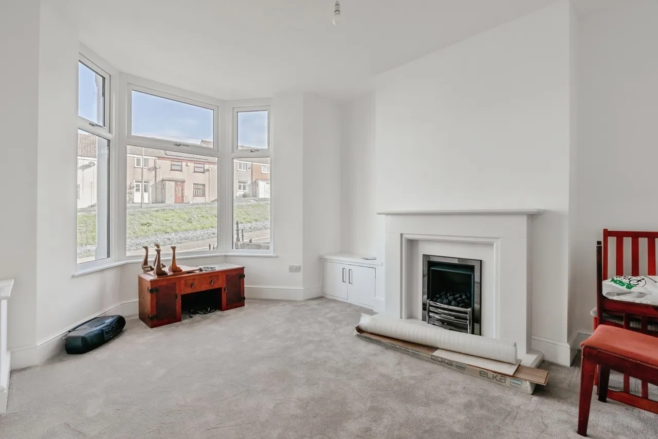 Brunshaw Road, Burnley, Lancashire, BB10, photo 2