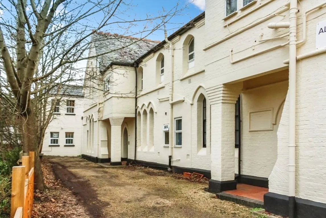 Alexandra Court, Farnborough, Hampshire, GU14 6BP, photo 5