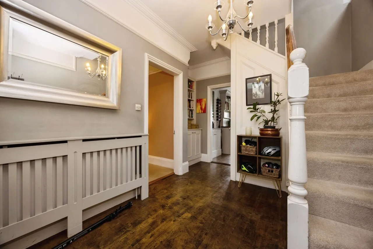 Nightingale Road, Godalming, GU7, photo 2