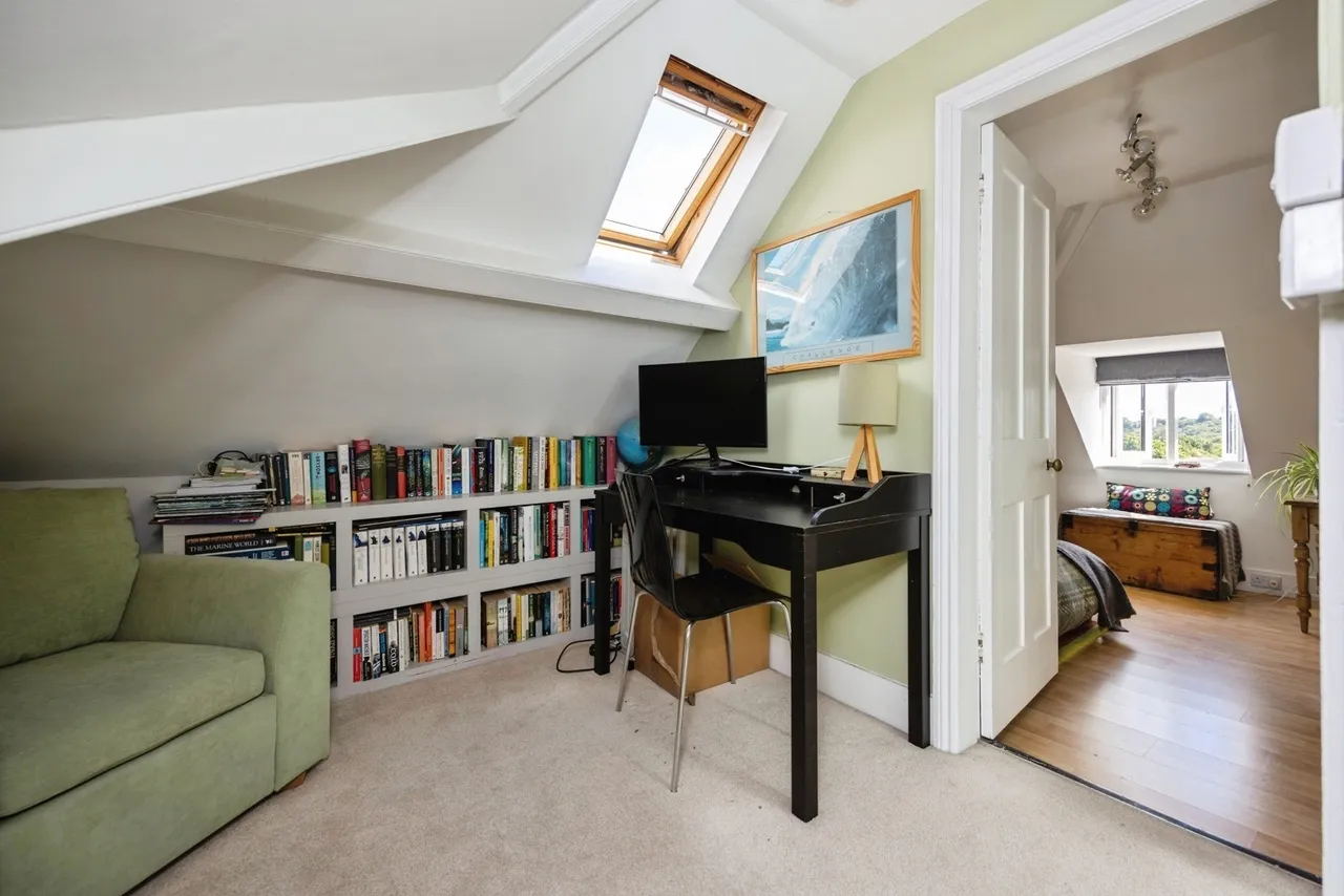 Nightingale Road, Godalming, GU7, photo 13