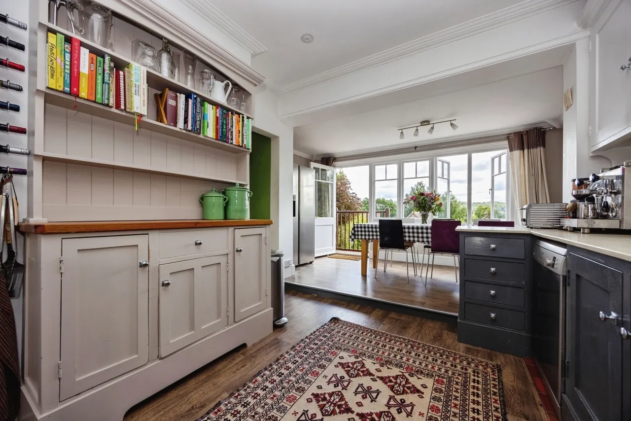 6 bed house for sale, Nightingale Road, Godalming, GU7