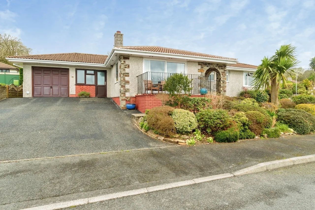 3 bed house for sale, Hillside Road, St. Austell, PL25