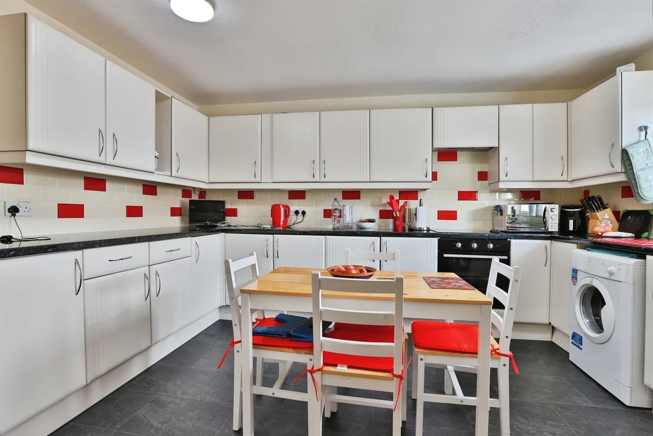 Oakmead Road, Poole, photo 6