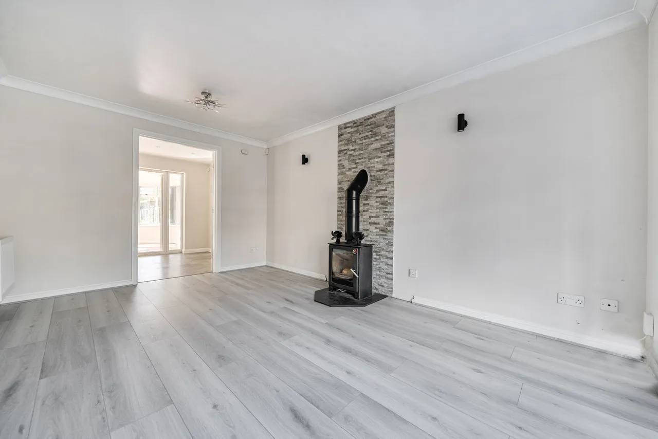 Willoughby Close, Westbury, BA13, photo 3