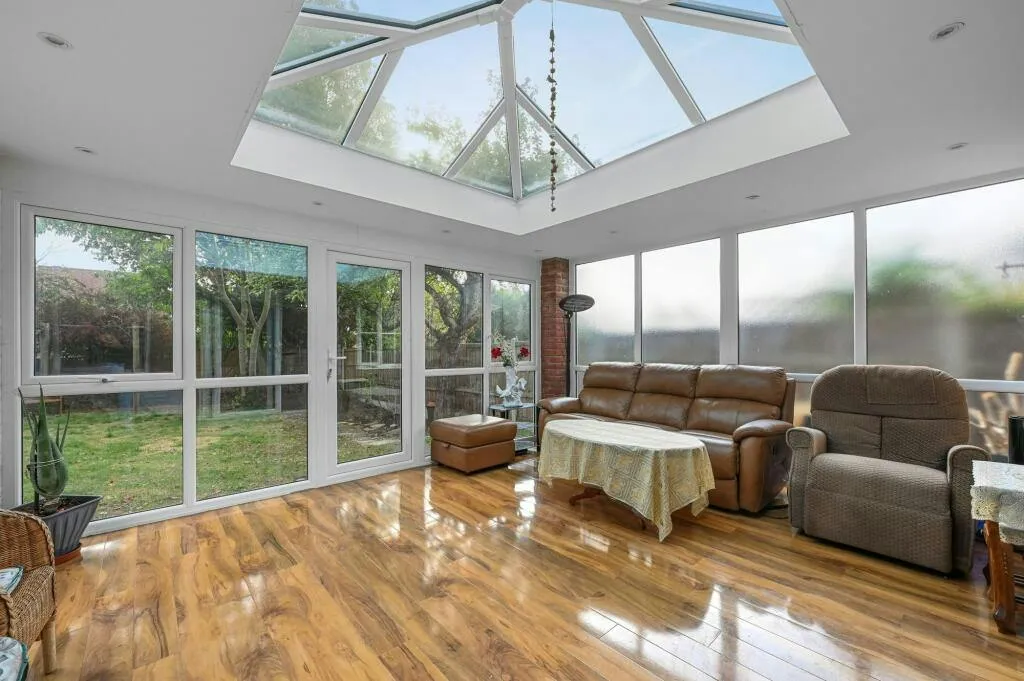 Wheatley Close, Hornchurch, RM11, photo 11