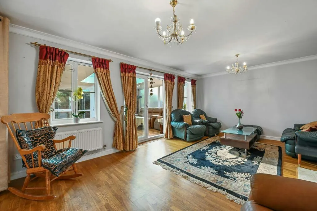 Wheatley Close, Hornchurch, RM11, photo 3