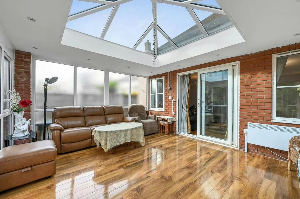 Wheatley Close, Hornchurch, RM11, photo 12