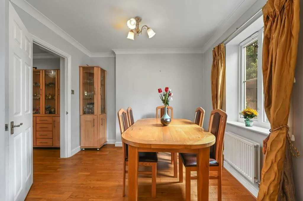 Wheatley Close, Hornchurch, RM11, photo 6